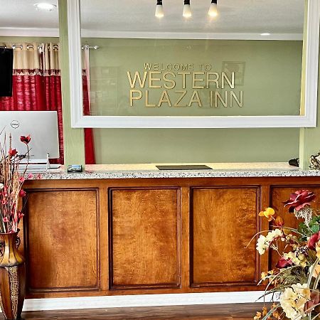 Western Plaza Inn De Queen Экстерьер фото