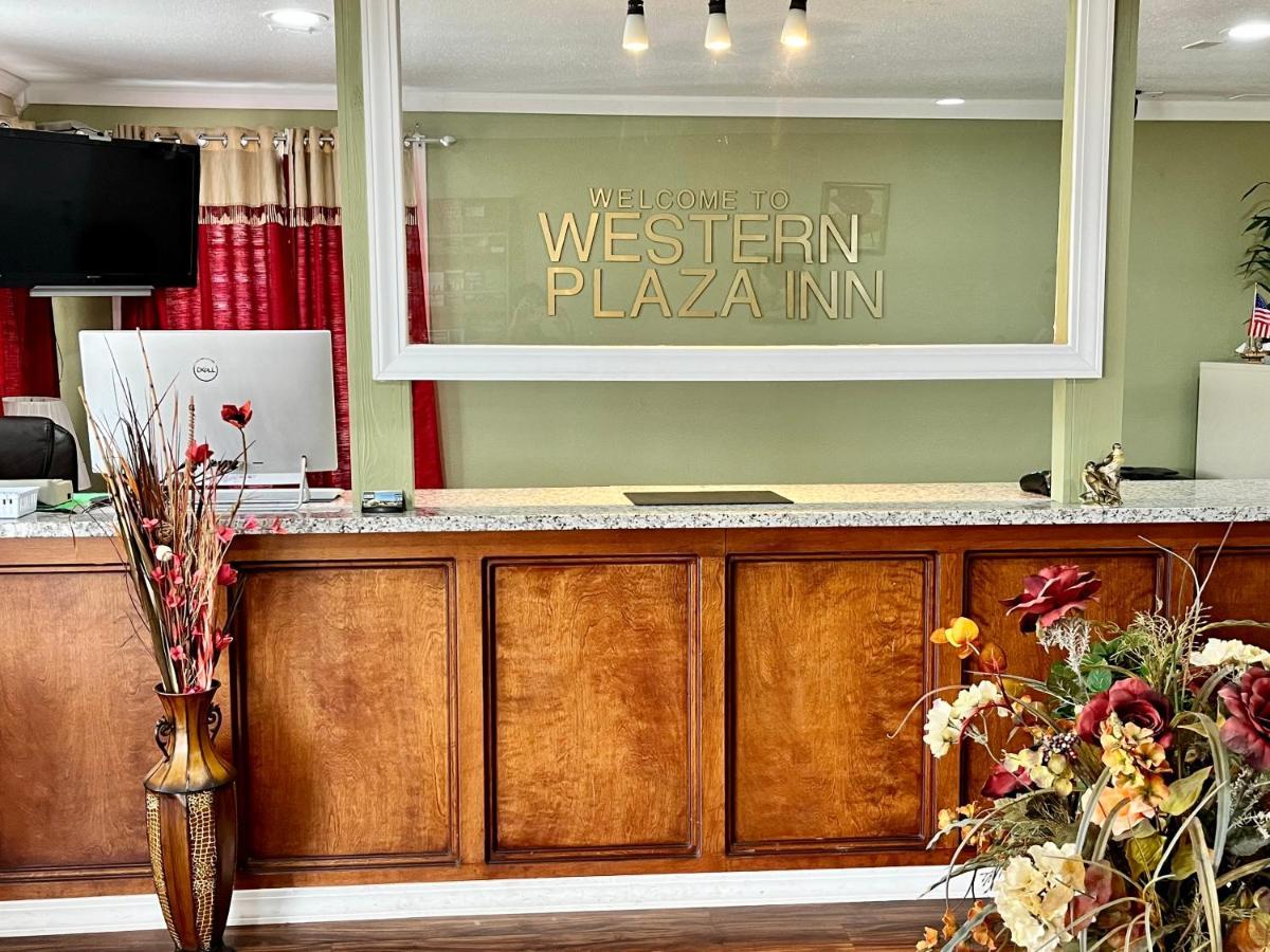 Western Plaza Inn De Queen Экстерьер фото